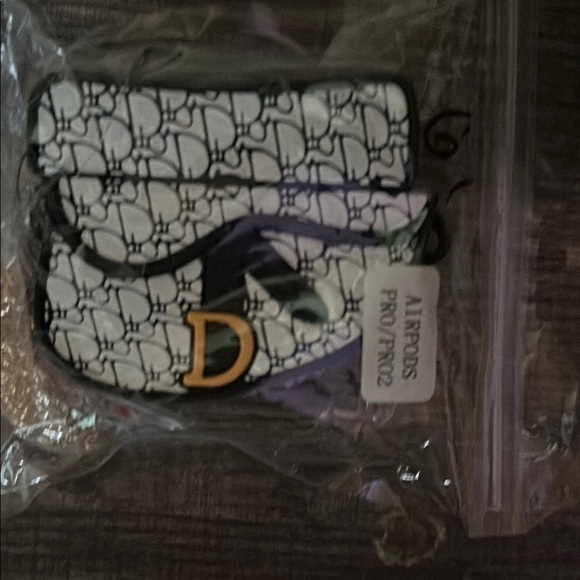 Accessories - Fashion AirPods Case for Air Pods Pro and Pro 2.